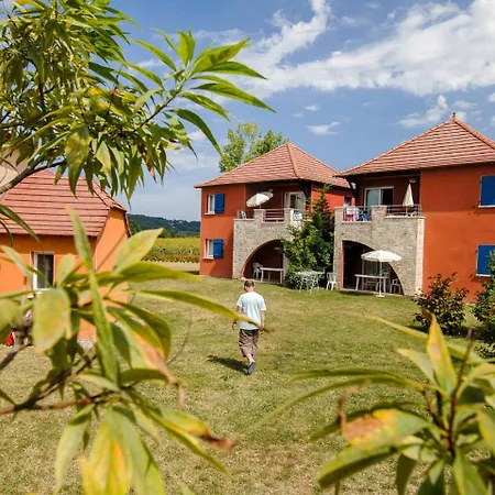 Апартаменты Domaine De Claire Rive.4 *